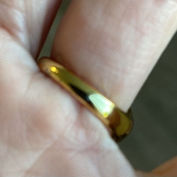 NWOT Luv AJ Rosette Signet Ring in Gold Plated Brass - Picture 2 of 3